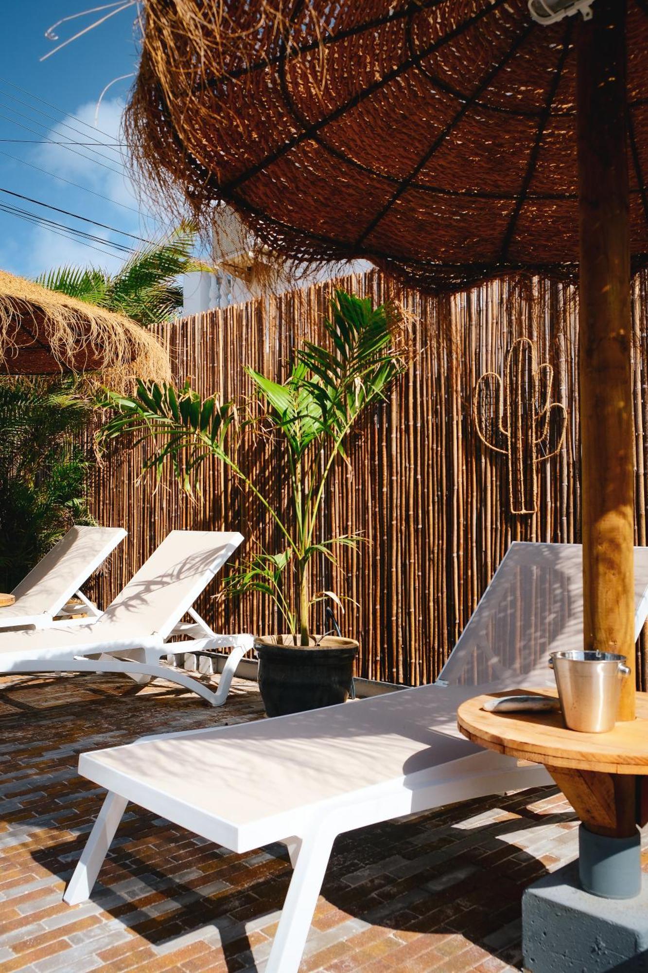 Tiki Blou - Mini Resort Centraal Gelegen Tussen Mambo Beach & Jan Thiel 威廉斯塔德 外观 照片